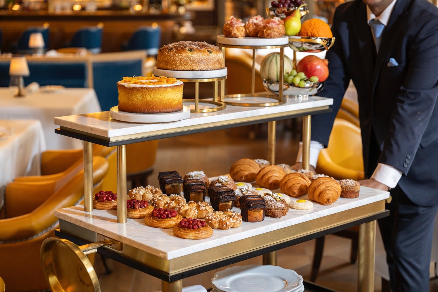 The breakfast trolley at Café Carmellini brings a selection of artisanal pastries crafted in-house, making mornings at The Fifth feel especially indulgent.⁠
⁠
⁠
⁠
#TheFifthAvenueHotel #LHWTravler