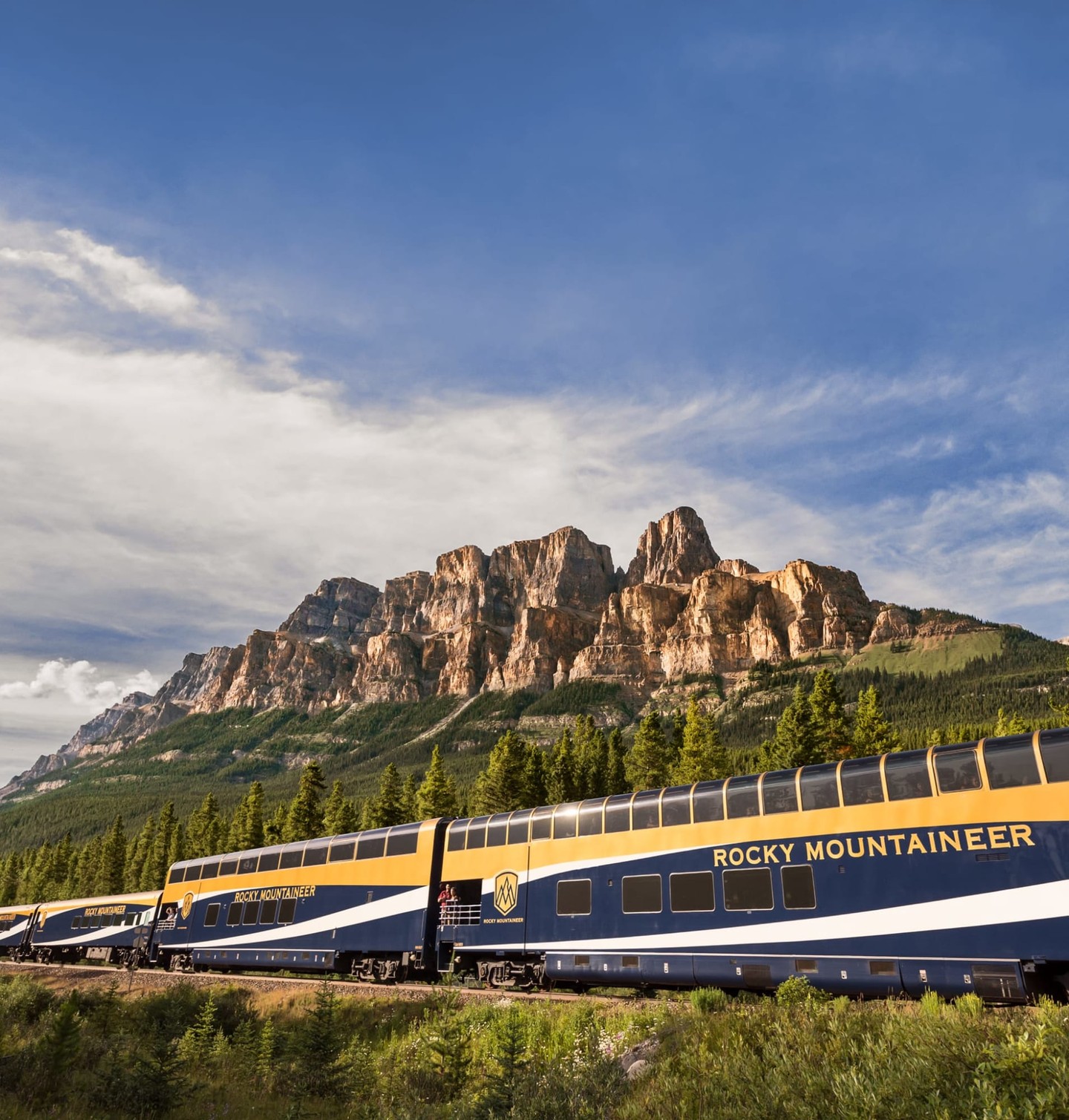 Catch Castle Mountain's snow-capped peaks ⛰️ between Banff and Lake Louise on Rocky Mountaineer’s First Passage to the West route (or Passage to the Peaks in 2026) 🚂.
Spring rail journeys (April and May) offer the best opportunities to see the mountains dusted in snow and ice, with warmer weather and longer, sunnier days.
📍: Castle Mountain, Banff National Park
(800) 526-1412vacations@worldtravelservice.com
#RockyMountaineer #CastleMountain #BanffNationalPark #FirstPassageToTheWest #PassageToThePeaks #CanadianRockies #SpringTravel #ScenicTrainJourney #LuxuryRailTravel #ExploreCanada