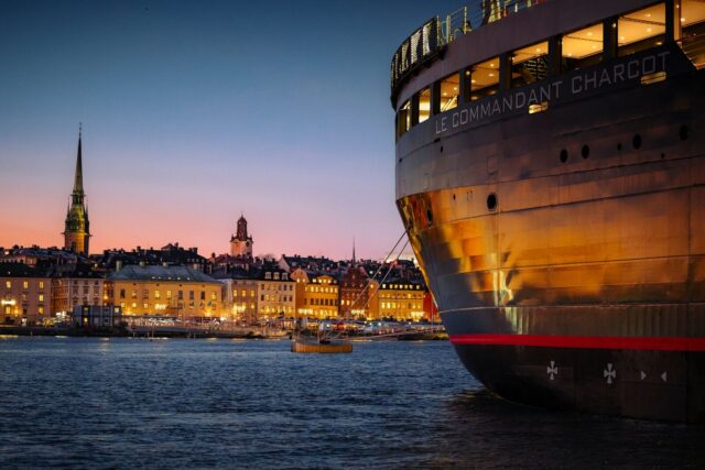What if your next trip came with a soundtrack? This one does. The PONANT Jazz Festival Voyage pairs Jazz at Lincoln Center and Festival Marseille Jazz des Cinq Continents with the stunning beauty of the Baltic Sea aboard Le Commandant Charcot, where world-class performances, cultural discovery, and breathtaking scenery play in perfect harmony.
Curated by Jason Olaine and Hugues Kieffer, leading figures behind these renowned institutions, the journey brings together an exceptional international lineup, intimate performances, and immersive experiences both onboard and ashore.
Take a look at what awaits.
Explore the voyage and full details:
https://www.calameo.com/read/000132423a3c4042d379e
📷 PONANT Julien Fabro